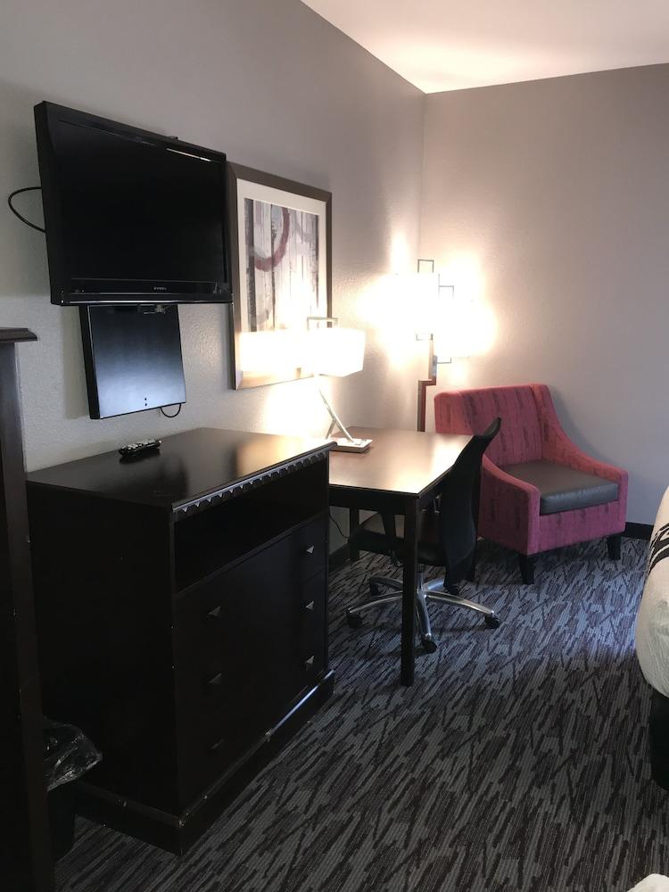 La Quinta By Wyndham Mall