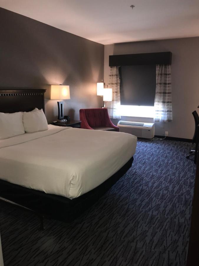 La Quinta By Wyndham Mall Hotel
