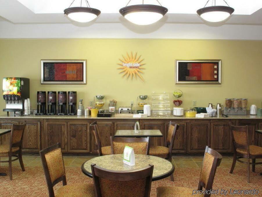 Hotel La Quinta By Wyndham Mall